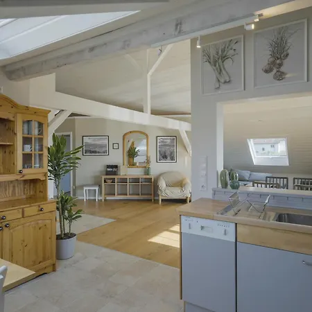 Happy Hugle Haus Apartment *